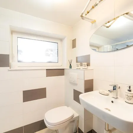 Bah Apartment Ljubljana Buitenkant foto